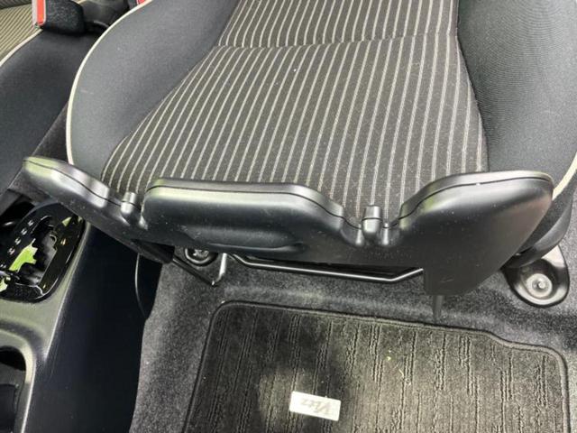ヴィッツ ハイブリッドジュエラ　新品タイヤ／保証書／純正　ＳＤナビ／衝突安全装置／車線逸脱防止支援システム／Ｂｌｕｅｔｏｏｔｈ接続／ＥＴＣ２．０／ＡＢＳ／横滑り防止装置／バックモニター／フルセグＴＶ／エアバッグ　運転席　バックカメラ（35枚目）