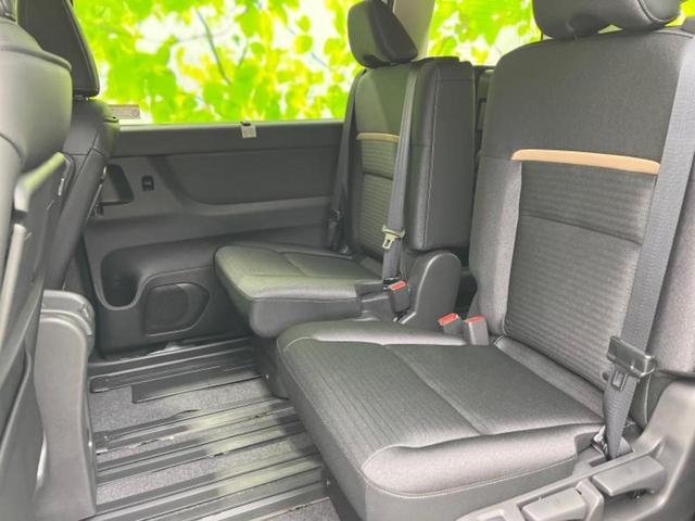 セレナ ４ＷＤハイウェイスターＶ　保証書／純正　１２．３インチ　メモリーナビ／インテリジェントルームミラー／衝突安全装置／両側電動スライドドア／シートヒーター／アラウンドビューモニター／車線逸脱防止支援システム／登録済未使用車　４ＷＤ（6枚目）