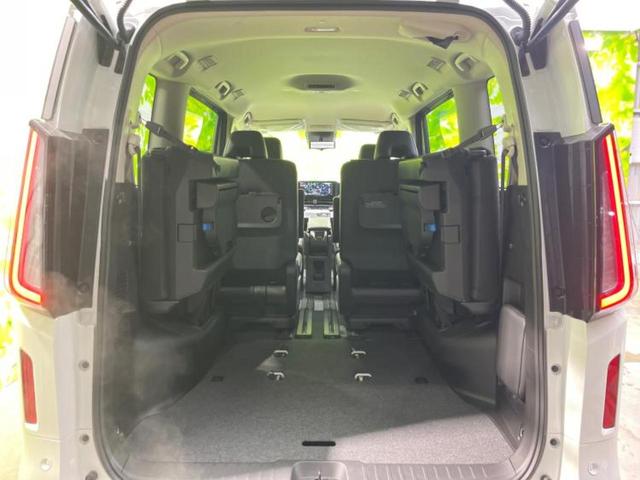 セレナ ４ＷＤハイウェイスターＶ　保証書／純正　１２．３インチ　メモリーナビ／インテリジェントルームミラー／衝突安全装置／両側電動スライドドア／シートヒーター／アラウンドビューモニター／車線逸脱防止支援システム／登録済未使用車　４ＷＤ（8枚目）