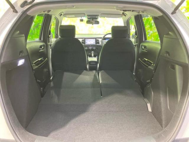 フィット ｅＨＥＶクロスター　新品タイヤ／保証書／純正　８インチ　ＳＤナビ／衝突安全装置／車線逸脱防止支援システム／ドライブレコーダー　純正／ヘッドランプ　ＬＥＤ／ＵＳＢジャック／Ｂｌｕｅｔｏｏｔｈ接続／ＥＴＣ／ＥＢＤ付ＡＢＳ（8枚目）