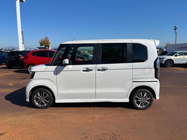 N-BOXカスタム L スマ-トキ- AC キーレスエントリー オートクルーズ LED コーナーセンサー Rカメラ 横滑防止装置 サイドカーテンエアバック ABS パワーステアリング ETC 盗難防止システム エアバッグ(4枚目)