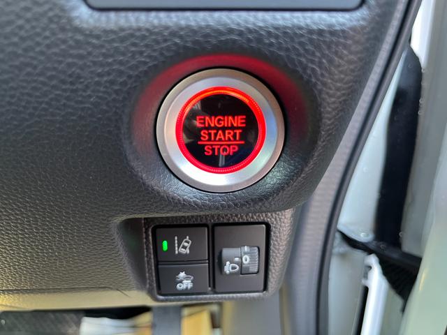 N-BOXカスタム L スマ-トキ- AC キーレスエントリー オートクルーズ LED コーナーセンサー Rカメラ 横滑防止装置 サイドカーテンエアバック ABS パワーステアリング ETC 盗難防止システム エアバッグ(22枚目)