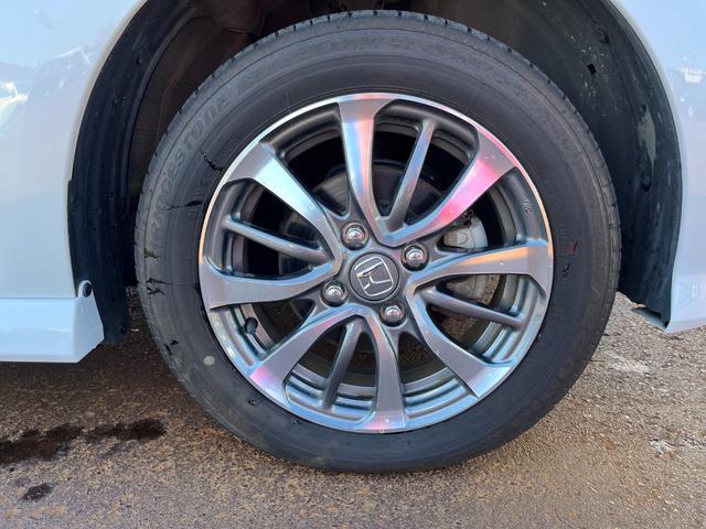 N-BOXカスタム L スマ-トキ- AC キーレスエントリー オートクルーズ LED コーナーセンサー Rカメラ 横滑防止装置 サイドカーテンエアバック ABS パワーステアリング ETC 盗難防止システム エアバッグ(37枚目)