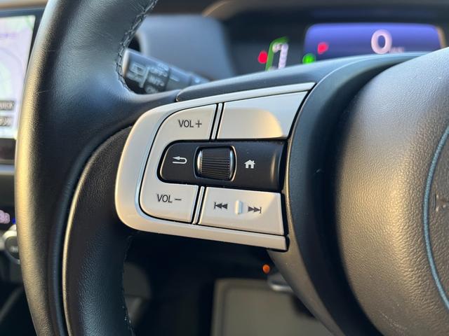 フィット e:HEVホーム リヤカメラ DVD再生可能 VSA サイドカーテンエアバック 前後ソナー スマートキ 踏み間違い防止 盗難防止装置 クルコン ETC車載器 パワーウィンドウ LEDヘッドライト(17枚目)