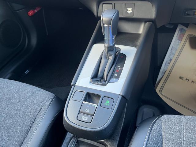 フィット e:HEVホーム リヤカメラ DVD再生可能 VSA サイドカーテンエアバック 前後ソナー スマートキ 踏み間違い防止 盗難防止装置 クルコン ETC車載器 パワーウィンドウ LEDヘッドライト(29枚目)