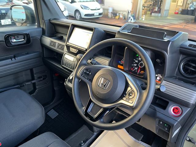 N-VAN+スタイル ファン・ターボホンダセンシング 衝突軽減ブレーキ AC バックモニター クルーズコントロール 両側スライド DVD再生 盗難防止装置 PS ナビTV ESC ターボ車 ETC車載器 4WD キーフリー(10枚目)