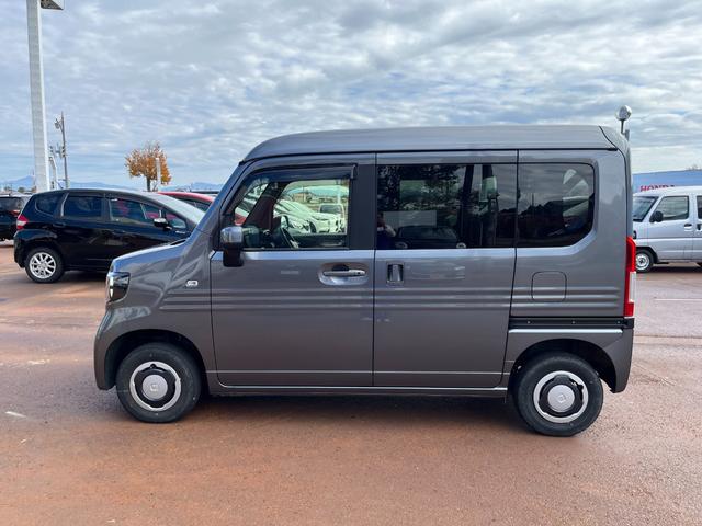 N-VAN+スタイル ファン・ホンダセンシング CMBS LEDヘットランプ 横滑り防止 PS PW 4WD車 Wエアバック 盗難防止 キーフリー 両側スライドドア オートエアコン スマートキー ABS エアバッグ(4枚目)