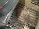右リアフロアマットです