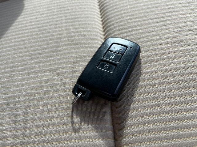 ノア ハイブリッドX 9inchナビ Bカメラ パワスラ ETC ドラレコ フルセグ Bluetooth オートエアコン デュアルエアコン アルミホイール プッシュスタート スマートキー 二列目シートアレンジ(7枚目)