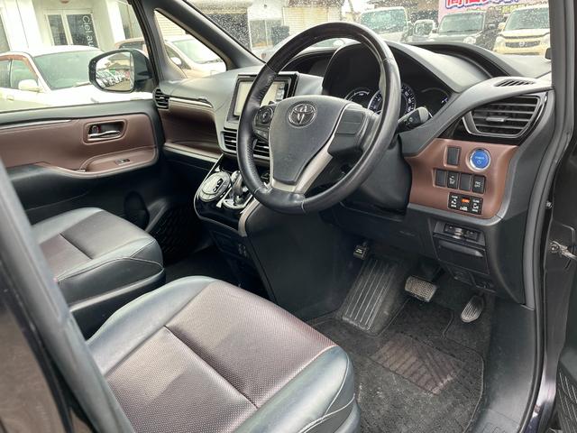 エスクァイア ハイブリッドＧｉ　ナビ　フリップダウンＭ　Ｂカメ　両側パワスラ　　クルーズコントロール　フルセグＴＶ　Ｂｌｕｅｔｏｏｔｈ　置き型充電　ＥＴＣ　プッシュスタート　スマートキー　シートヒーター　障害物センサー（52枚目）