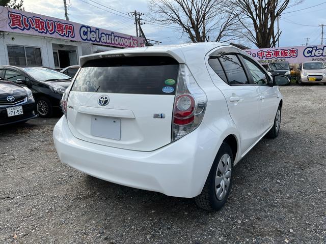 アクア L ナビ Bluetooth オートエアコン キーレス ETC フル装備 パワーウィンドウ プライバシーガラス デュアルエアバッグ 電動格納ミラー(2枚目)