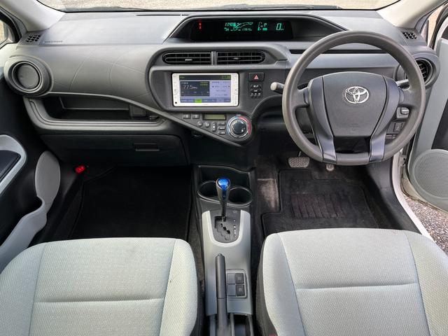 アクア L ナビ Bluetooth オートエアコン キーレス ETC フル装備 パワーウィンドウ プライバシーガラス デュアルエアバッグ 電動格納ミラー(3枚目)