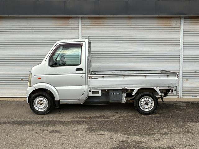 キャリイトラック ＫＣエアコン・パワステ　ＣＤ・ラジオ・４ＷＤ（5枚目）