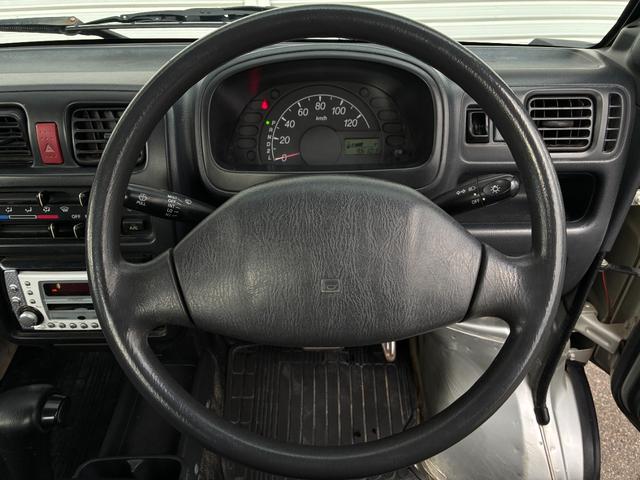 キャリイトラック ＫＣエアコン・パワステ　ＣＤ・ラジオ・４ＷＤ（8枚目）