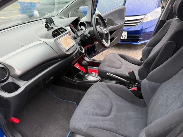 フィット X ナビTV ETC シートヒーター クルーズコントロール オートエアコン スマートキー 走行距離9.2万キロ 車検整備付き 修復歴無し ブルー(12枚目)