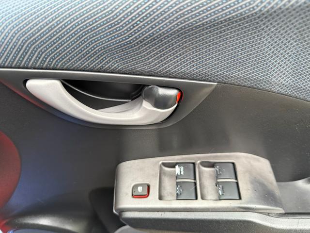 フィット X ナビTV ETC シートヒーター クルーズコントロール オートエアコン スマートキー 走行距離9.2万キロ 車検整備付き 修復歴無し ブルー(18枚目)