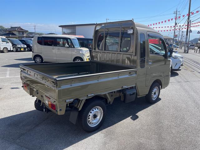 ハイゼットトラック ジャンボＳＡＩＩＩｔ　４ＷＤ　４速オートマ　ストロング防錆パック　衝突軽減ブレーキ　純正メモリーナビ　フルセグＴＶ　バックカメラ　キーレスエントリー　エアコン　パワステ　パワーウインドウ　走行４３００Ｋｍ台　車検整備付（3枚目）
