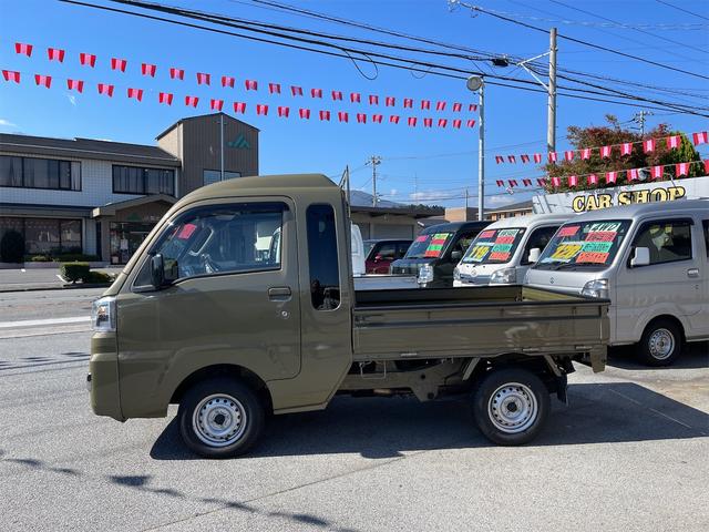 ハイゼットトラック ジャンボＳＡＩＩＩｔ　４ＷＤ　４速オートマ　ストロング防錆パック　衝突軽減ブレーキ　純正メモリーナビ　フルセグＴＶ　バックカメラ　キーレスエントリー　エアコン　パワステ　パワーウインドウ　走行４３００Ｋｍ台　車検整備付（12枚目）