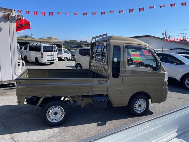 ハイゼットトラック ジャンボＳＡＩＩＩｔ　４ＷＤ　４速オートマ　ストロング防錆パック　衝突軽減ブレーキ　純正メモリーナビ　フルセグＴＶ　バックカメラ　キーレスエントリー　エアコン　パワステ　パワーウインドウ　走行４３００Ｋｍ台　車検整備付（13枚目）