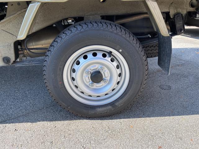 ハイゼットトラック ジャンボＳＡＩＩＩｔ　４ＷＤ　４速オートマ　ストロング防錆パック　衝突軽減ブレーキ　純正メモリーナビ　フルセグＴＶ　バックカメラ　キーレスエントリー　エアコン　パワステ　パワーウインドウ　走行４３００Ｋｍ台　車検整備付（23枚目）