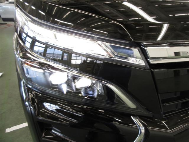 ヴォクシー ＺＳ　煌ＩＩ　４ＷＤ　フルセグ　メモリーナビ　ＤＶＤ再生　ミュージックプレイヤー接続可　後席モニター　バックカメラ　衝突被害軽減システム　ＥＴＣ　両側電動スライド　ＬＥＤヘッドランプ　ウオークスルー　乗車定員７人（7枚目）