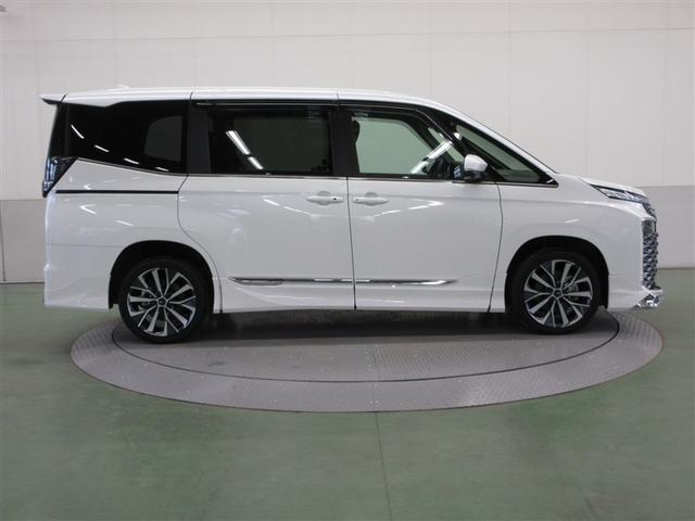 �q�����񂪗����Ĉړ������蒅�ւ����ł���A�P�S�O�T�����̂�Ƃ�̎������ł��B