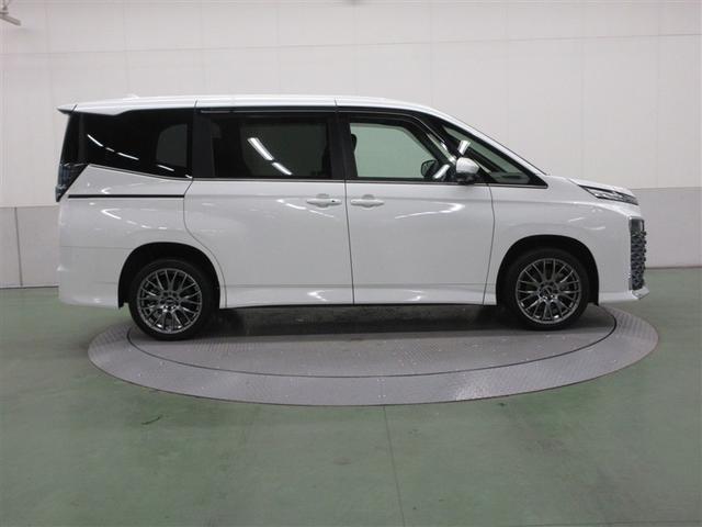 �q�����񂪗����Ĉړ������蒅�ւ����ł���A�P�S�O�T�����̂�Ƃ�̎������ł��B