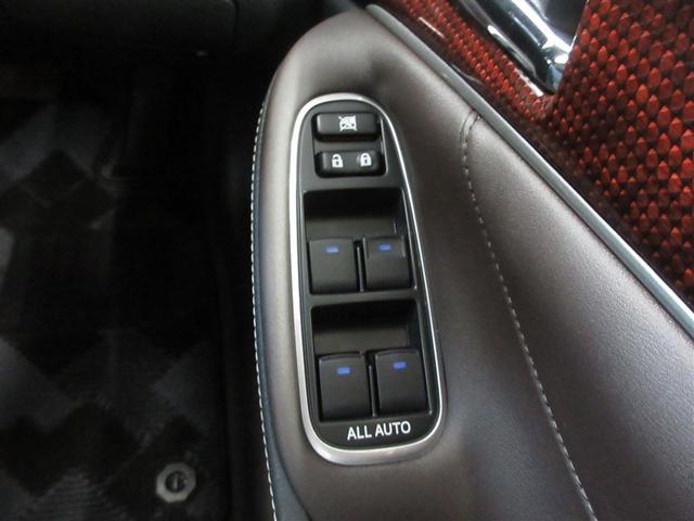 ����S�������K�ɑ���ł���A�S�ȃI�[�g�@�\�t�����^�b�`�p���[�E�B���h�E�ł��B