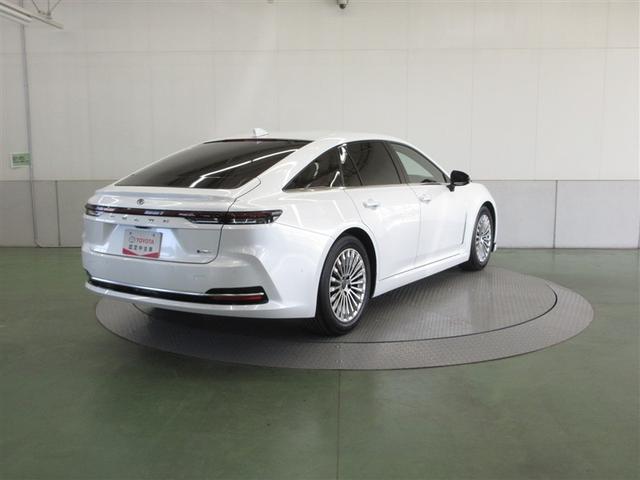 �t�����g�Ɠ��l�A������ɃV���[�v�Ȍ���������R���r�l�[�V���������v�B