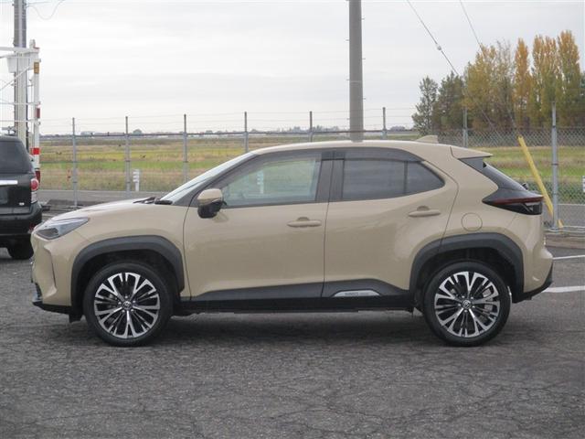 ヤリスクロス Z 衝突被害軽減システム ETC バックカメラ スマートキー ミュージックプレイヤー接続可 横滑り防止機能 LEDヘッドランプ ワンオーナー キーレス 盗難防止装置 電動シート 乗車定員5人 ABS(16枚目)