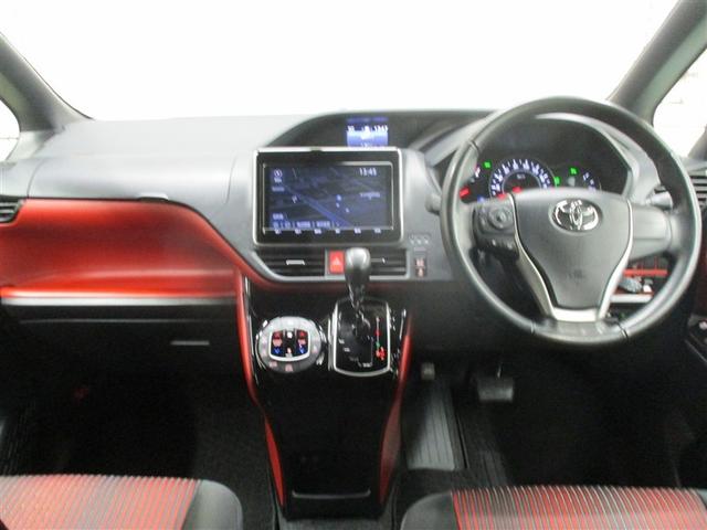 ヴォクシー ＺＳ　ナビ＆ＴＶ　電動スライドドア　衝突被害軽減システム　ＥＴＣ　バックカメラ　スマートキー　アイドリングストップ　横滑り防止機能　ＬＥＤヘッドランプ　ワンオーナー　キーレス　盗難防止装置　ＤＶＤ再生（2枚目）