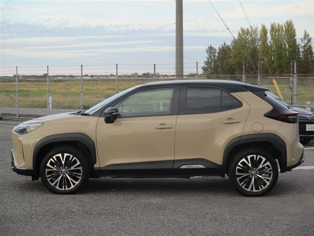 ヤリスクロス ハイブリッドZ アドベンチャー 4WD 衝突被害軽減システム ETC バックカメラ スマートキー アイドリングストップ ミュージックプレイヤー接続可 横滑り防止機能 LEDヘッドランプ ワンオーナー キーレス 盗難防止装置 ABS(16枚目)