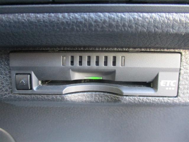 カローラスポーツ ハイブリッドG スタイルパッケージ 衝突被害軽減システム ETC バックカメラ スマートキー アイドリングストップ ミュージックプレイヤー接続可 横滑り防止機能 LEDヘッドランプ ワンオーナー キーレス 盗難防止装置 乗車定員5人(7枚目)