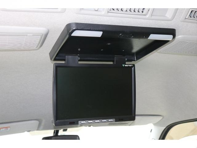 ハイエースワゴン グランドキャビン　グランドキャビン４ＷＤ・１インチローダウン・フロントスポイラー・Ｄｅｌｆ０６　１７インチアルミホイール・ナスカータイヤ・オーバーフェンダー・ＬＥＤテールランプ・ＬＥＤハイマウント・ナビ（11枚目）