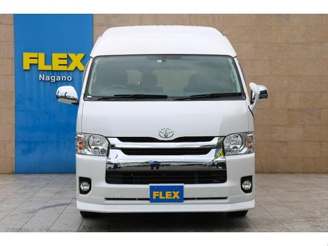 ハイエースワゴン グランドキャビン　グランドキャビン４ＷＤ・１インチローダウン・フロントスポイラー・Ｄｅｌｆ０６　１７インチアルミホイール・ナスカータイヤ・オーバーフェンダー・ＬＥＤテールランプ・ＬＥＤハイマウント・ナビ（18枚目）