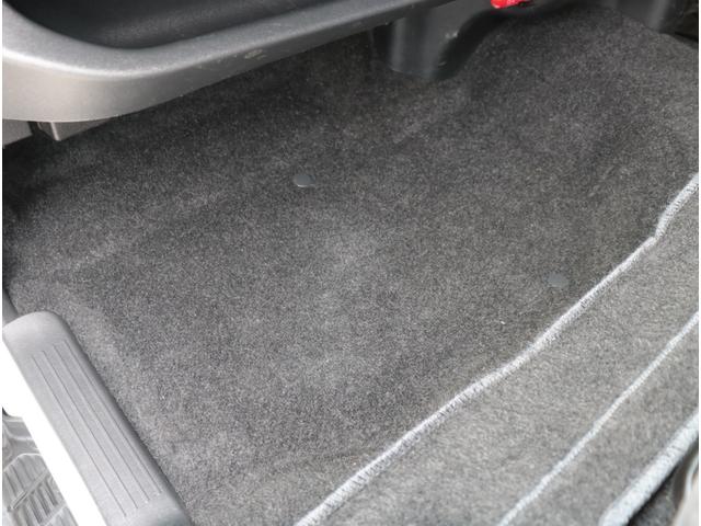 ハイエースワゴン グランドキャビン　グランドキャビン４ＷＤ・１インチローダウン・フロントスポイラー・Ｄｅｌｆ０６　１７インチアルミホイール・ナスカータイヤ・オーバーフェンダー・ＬＥＤテールランプ・ＬＥＤハイマウント・ナビ（24枚目）