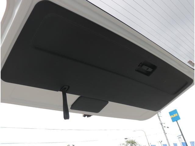 ハイエースワゴン グランドキャビン　グランドキャビン４ＷＤ・１インチローダウン・フロントスポイラー・Ｄｅｌｆ０６　１７インチアルミホイール・ナスカータイヤ・オーバーフェンダー・ＬＥＤテールランプ・ＬＥＤハイマウント・ナビ（25枚目）