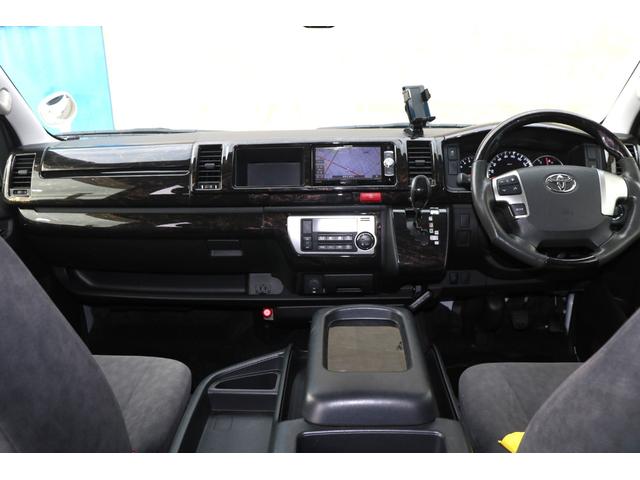 ハイエースワゴン グランドキャビン　グランドキャビン４ＷＤ・１インチローダウン・フロントスポイラー・Ｄｅｌｆ０６　１７インチアルミホイール・ナスカータイヤ・オーバーフェンダー・ＬＥＤテールランプ・ＬＥＤハイマウント・ナビ（26枚目）