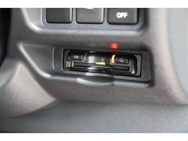 ハイエースワゴン GL パールホワイト 10人乗り ワゴン ゼロワゴンベッドキット アルパインBIGX11インチナビ 12.8インチフリップダウン ETC FLEXオリジナルカスタムコンプリートカー ローダウン(12枚目)