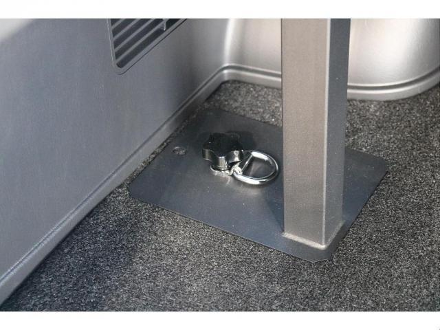 ハイエースバン ロングスーパーGL アースカラー アーバンカーキ ディーゼル4WD ブラックエディションスタイル オフロードスタイル BIGX11インチナビ オリジナルベットキット クラシックシートカバー オープンカントリー(19枚目)