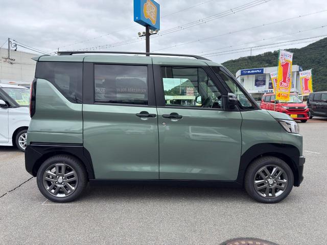 デリカミニ Ｇ　プレミアム　リミテッドエディション　届出済未使用車　４ＷＤ　ＣＶＴ　バックカメラ　両側電動スライドドア　クリアランスソナー　オートクルーズコントロール　レーンアシスト　衝突被害軽減システム　オートライト　ＬＥＤヘッドランプ　スマートキー（19枚目）