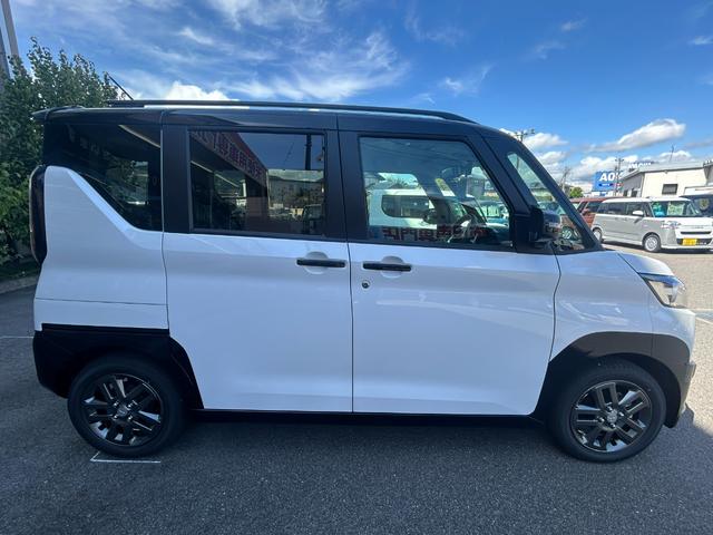 デリカミニ Ｔ　プレミアム　リミテッドエディション　届出済未使用車　４ＷＤ　ＣＶＴ　全周囲カメラ　両側電動スライドドア　クリアランスソナー　オートクルーズコントロール　オートライト　ＬＥＤヘッドランプ　ヘッドライトウォッシャー　アイドリングストップ（19枚目）