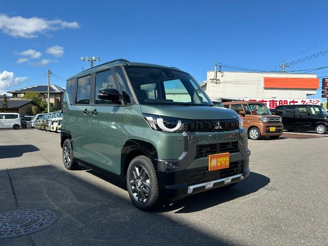 デリカミニ Ｔ　プレミアム　届出済未使用車　４ＷＤ　ＣＶＴ　両側電動スライドドア　クリアランスソナー　オートクルーズコントロール　オートライト　ＬＥＤヘッドランプ　スマートキー　アイドリングストップ　シートヒーター　ベンチシート（18枚目）