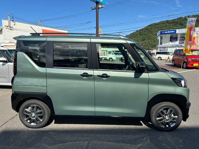 デリカミニ Ｔ　プレミアム　届出済未使用車　４ＷＤ　ＣＶＴ　両側電動スライドドア　クリアランスソナー　オートクルーズコントロール　オートライト　ＬＥＤヘッドランプ　スマートキー　アイドリングストップ　シートヒーター　ベンチシート（19枚目）