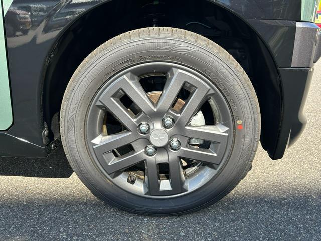 デリカミニ Ｔ　プレミアム　届出済未使用車　４ＷＤ　ＣＶＴ　両側電動スライドドア　クリアランスソナー　オートクルーズコントロール　オートライト　ＬＥＤヘッドランプ　スマートキー　アイドリングストップ　シートヒーター　ベンチシート（26枚目）