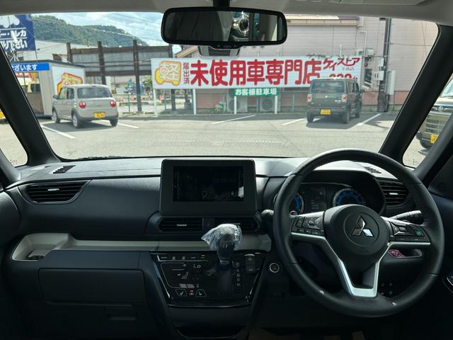 デリカミニ Ｔ　プレミアム　リミテッドエディション　届出済未使用車　４ＷＤ　ＣＶＴ　全周囲カメラ　両側電動スライドドア　クリアランスソナー　オートクルーズコントロール　衝突被害軽減システム　オートライト　ＬＥＤヘッドランプ　ヘッドライトウォッシャー（8枚目）
