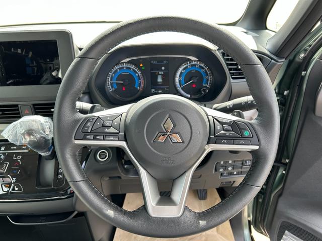 デリカミニ Ｔ　プレミアム　リミテッドエディション　届出済未使用車　４ＷＤ　ＣＶＴ　全周囲カメラ　両側電動スライドドア　クリアランスソナー　オートクルーズコントロール　衝突被害軽減システム　オートライト　ＬＥＤヘッドランプ　ヘッドライトウォッシャー（9枚目）