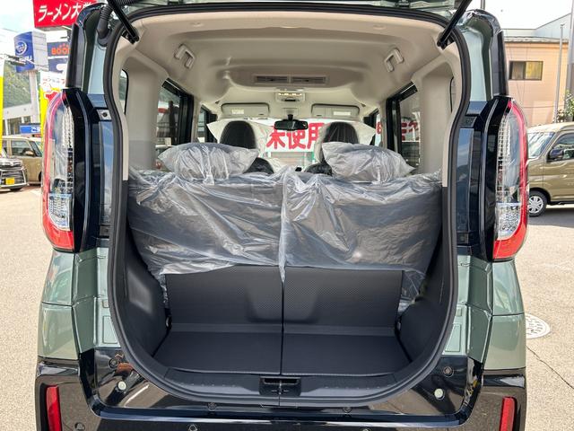 デリカミニ Ｔ　プレミアム　リミテッドエディション　届出済未使用車　４ＷＤ　ＣＶＴ　全周囲カメラ　両側電動スライドドア　クリアランスソナー　オートクルーズコントロール　衝突被害軽減システム　オートライト　ＬＥＤヘッドランプ　ヘッドライトウォッシャー（24枚目）