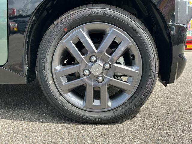デリカミニ Ｔ　プレミアム　リミテッドエディション　届出済未使用車　４ＷＤ　ＣＶＴ　全周囲カメラ　両側電動スライドドア　クリアランスソナー　オートクルーズコントロール　衝突被害軽減システム　オートライト　ＬＥＤヘッドランプ　ヘッドライトウォッシャー（26枚目）