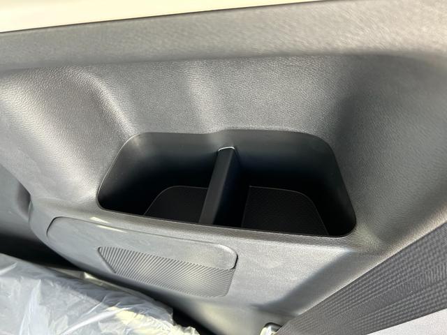 デリカミニ Ｔ　プレミアム　リミテッドエディション　届出済未使用車　４ＷＤ　ＣＶＴ　全周囲カメラ　両側電動スライドドア　クリアランスソナー　オートクルーズコントロール　衝突被害軽減システム　オートライト　ＬＥＤヘッドランプ　ヘッドライトウォッシャー（43枚目）